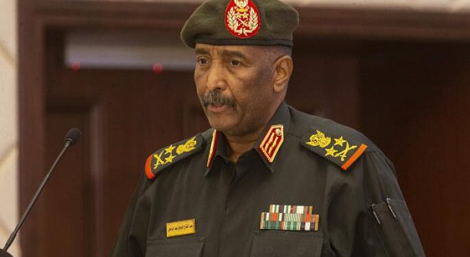 البرهان: القوات المسلحة ستخضع لـ”قيادة مدنية منتخبة” منعاً لتوظيفها سياسياً من أي طرف