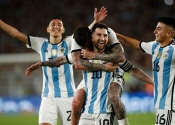 ميسي يحقق الهدف 800 في مسيرته الرياضية