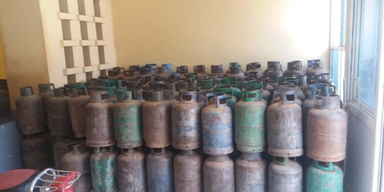 الخرطوم تدعو لإحكام الرقابة على عملية توزيع الغاز ومنع تهريبه