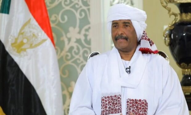 البرهان : الجيش سيدعم العملية السياسية من أجل تحقيق التحول الديمقراطي المنشود