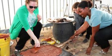 السفارة الأمريكية تنظم فعالية “عواسة الحلو مر”