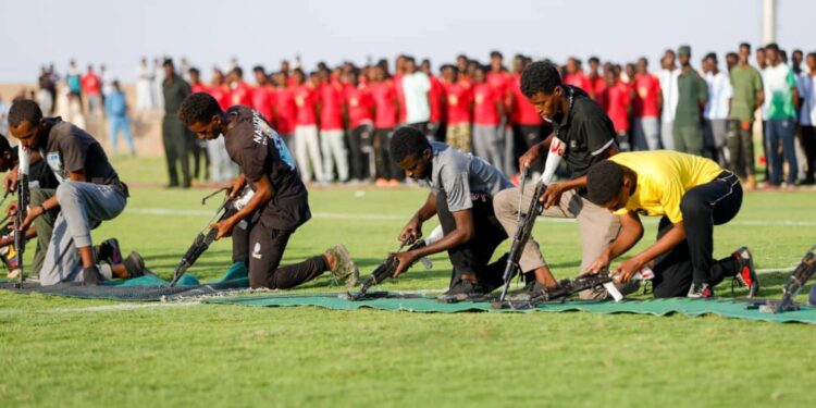 ولاية نهر النيل تحتفل بتخريج دفعة جديدة من المستنفرين .. وتؤكد أن جملة مستنفري الولاية بلغ (40) ألف مستنفر