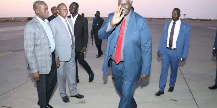 عقار يتوجه إلى روسيا في زيارة رسمية تستغرق عدة أيام