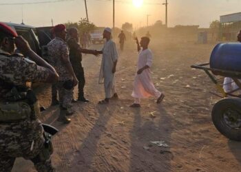بالصور: البرهان يتفقد المواطنين شمال بحري … والقوات بمنطقة الكدرو العسكرية وقاعدة حطاب العملياتية