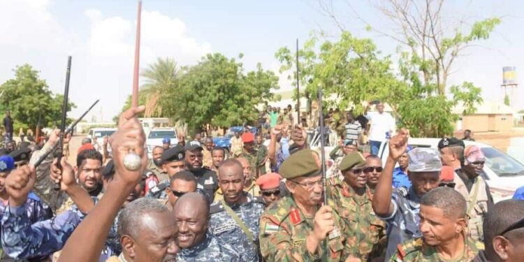 وزير الداخلية السوداني ووالي الخرطوم يقفان على تطورات الوضع الميداني في جبهات القتال