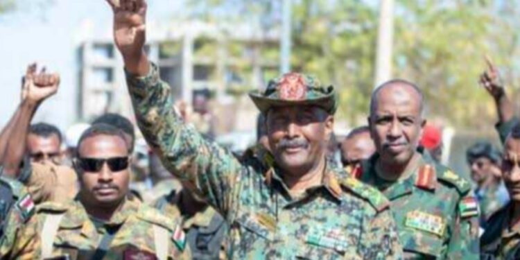 البرهان يشيد بمهنية واحترافية القوات الجوية السودانية