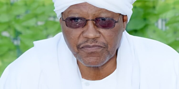 عابد سيداحمد .. يكتب: ساعتان مع كاتم الاسرار