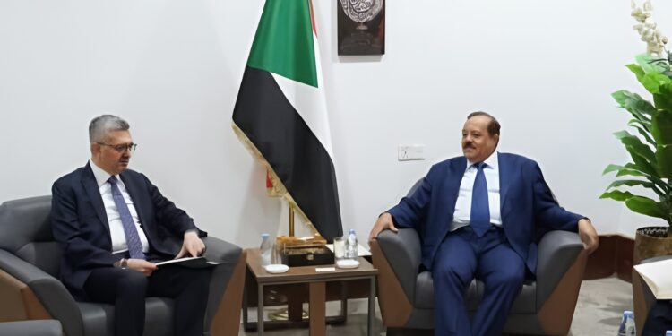 وزير الخارجية السوداني:زيارة الوفد التركي تاتي  تأكيداً لإهتمام تركيا بما يجري في السودان