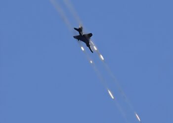 الطيران الحربي السوداني يدمر مركبات لمليشيا الدعم السريع في محيط ألفاشر  ويقتل “35” متمرداً