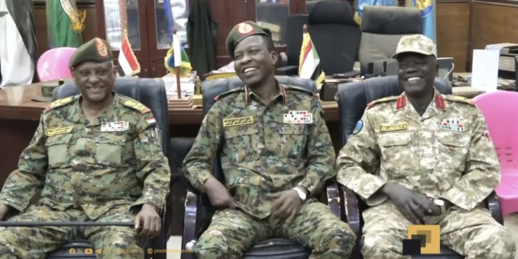 كباشي يقف على سير العمليات بمنطقة وادي سيدنا العسكرية وسلاح الإشارة والقيادة العامة