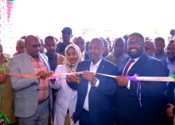 مقتل (10) متمردين وتدمير مركبتان قتاليتان والإستيلاء علي قناصتين بالفاشر