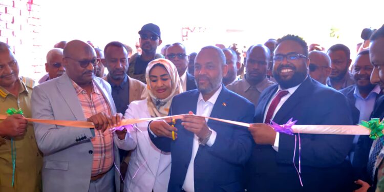 مقتل (10) متمردين وتدمير مركبتان قتاليتان والإستيلاء علي قناصتين بالفاشر