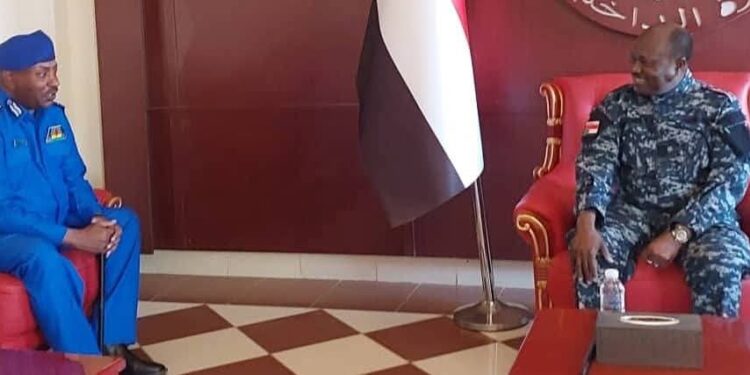 وزير الداخلية يقف على مجمل الاحوال الامنية والجنائية بولاية الخرطوم
