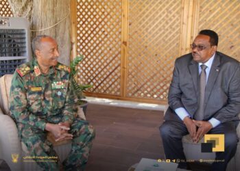 وزير الداخلية يقف على مجمل الاحوال الامنية والجنائية بولاية الخرطوم