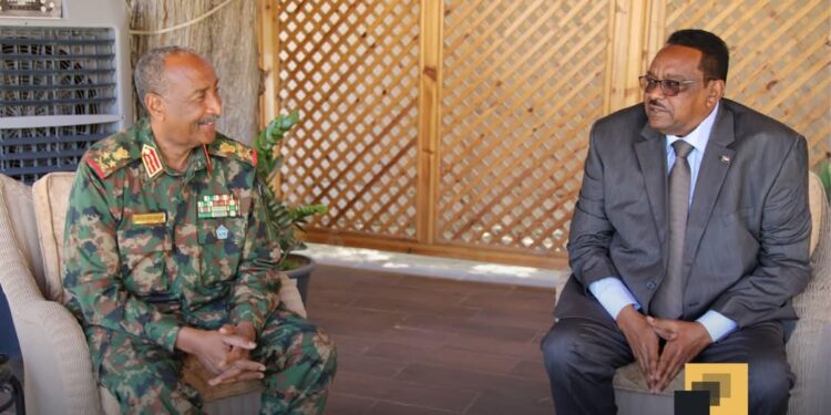 وزير الداخلية يقف على مجمل الاحوال الامنية والجنائية بولاية الخرطوم