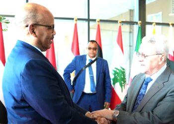 الفريق جابر يصل بغداد للمشاركة في القمة العربية الـ “34”