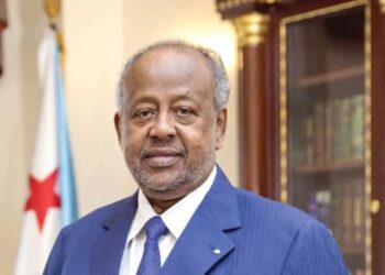 رئيس وأعضاء مجلس المفوضية القومية للحدود يؤدون القسم أمام عضو السيادي الفريق مهندس إبراهيم جابر