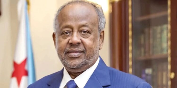 رئيس وأعضاء مجلس المفوضية القومية للحدود يؤدون القسم أمام عضو السيادي الفريق مهندس إبراهيم جابر