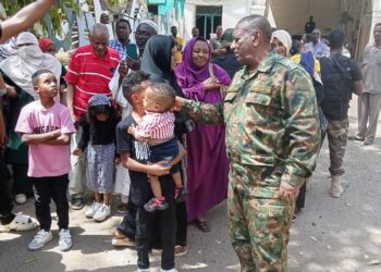 والي الجزيرة يستقبل 120 عائداً من جمهورية مصر العربية