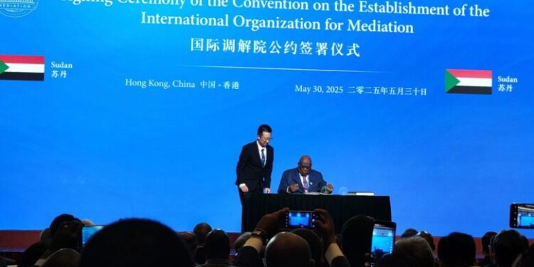 وزير العدل:  يشارك في توقيع اتفاقية الوساطة الدولية لحل المنازعات بالصين