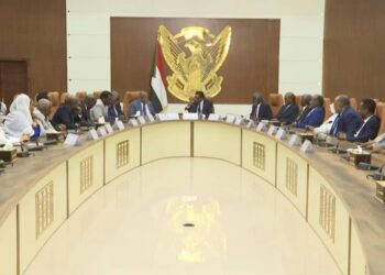 رئيس الوزراء يعقد أول إجتماع له مع طاقم الحكومة