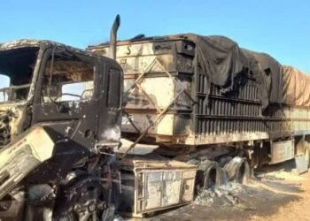 حرق قافلة مساعدات إنسانية من قبل مليشيا الدعم السريع الإرهابية قرب الفاشر