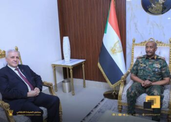 رئيس مجلس السيادة السوداني يلتقي السفير الفلسطيني بمناسبة إنتهاء فترة عمله بالسودان