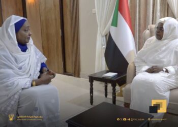 د. نوارة  تطلع على جهود وزارة الطاقة والنفط في استقرار الإمداد الكهربائي