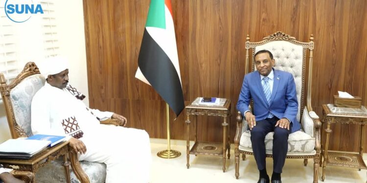 رئيس الوزراء يطلع على برامج المجلس الأعلى للحج والعمرة وتقرير موسم الحج 1446