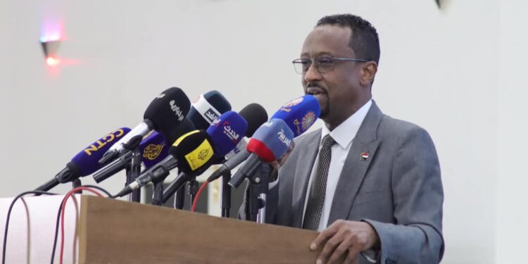 والي الخرطوم يدشن عودة النشاط التجاري بشارع الحرية الخرطوم ويعلن إعفاء التجار من الرسوم الحكومية