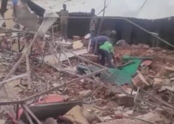 “75” شهيداً في قصف بطائرة مسيّرة “للمليشيا الإرهابية ” استهدف مسجد “حي أبوشوك” خلال صلاة الفجر